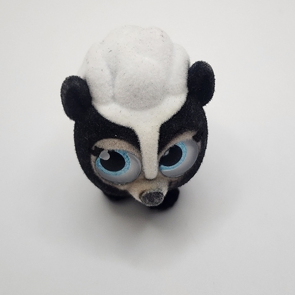 Disney Doorables Series 5 Special Edition "Flower" From Bambi Figurine - Picture 1 of 9